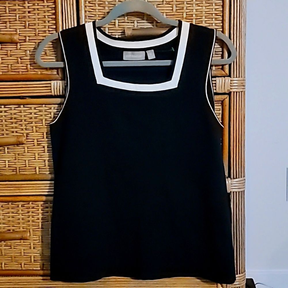 XL Croft & Barrow, Black & White Sleeveless Square Neckline,  U-neck